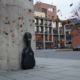 Gitarkasse foran Norges Musikkhøgskole